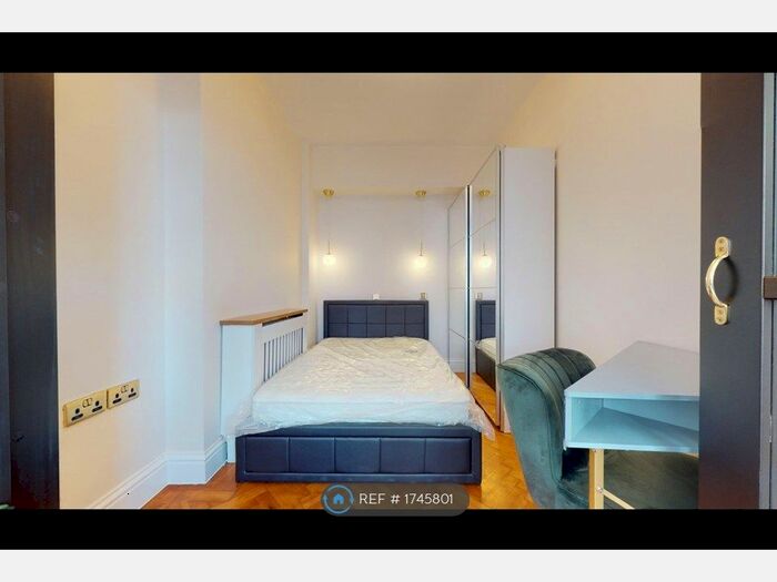 1 Bedroom Flat To Rent In Kings Court, London, W6
