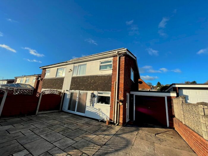 3 Bedroom Property To Rent In Home Farm Close, Caerleon, Newport NP18