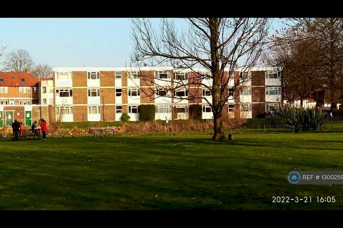 2 Bedroom Maisonette To Rent In Prescott House, Croydon, CR0