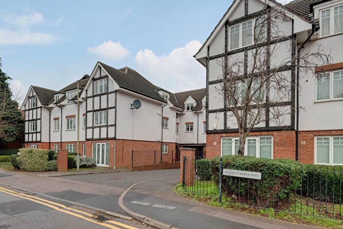 2 Bedroom Flat To Rent In Great North Way, London, NW4