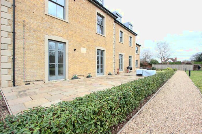 1 Bedroom Flat To Rent In Crown Drive, Farnham Royal, Slough, SL2