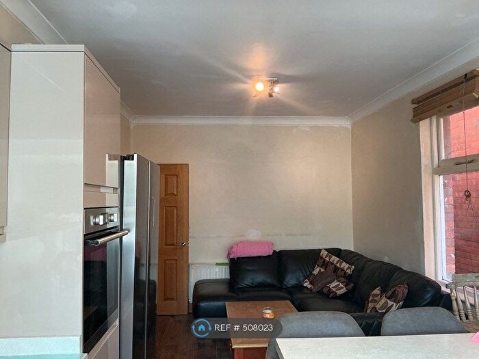 5 Bedroom Detached House To Rent In Hankinson Road, Bournemouth, BH9