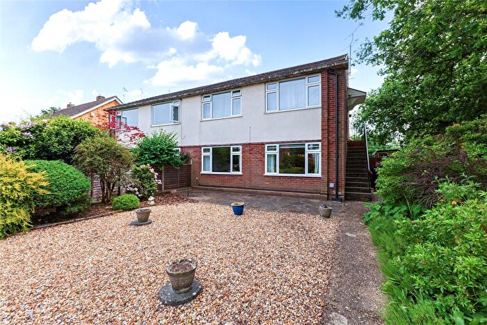 2 Bedroom Flat For Sale In Washford Close, Bordon, Hampshire, GU35