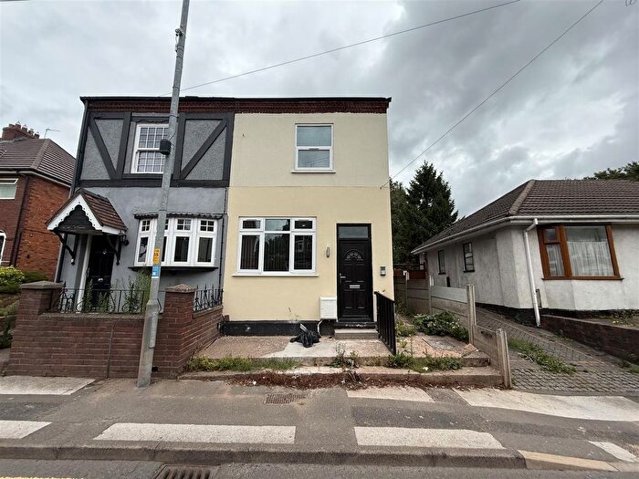 6 Bedroom Property To Rent In Open To Company Let/ Spring Road, Walsall, WS4