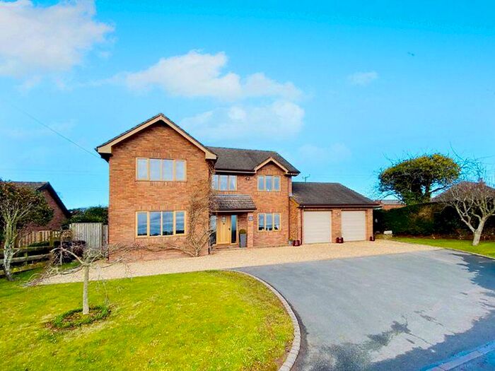 4 Bedroom Detached House For Sale In Bewdley Bank, Hereford, HR4