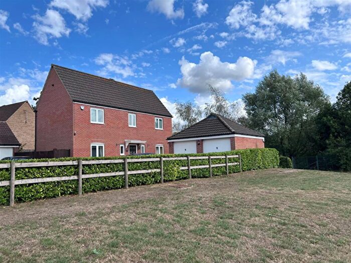 4 Bedroom House For Sale In Chaffinch Chase, Gillingham, SP8