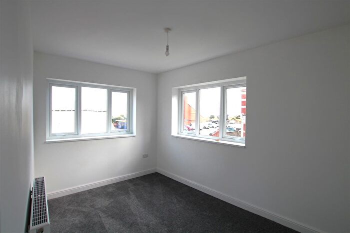 2 Bedroom Flat To Rent In Pier Road, Withernsea, HU19
