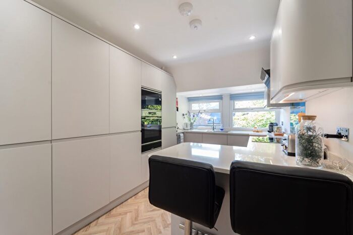 2 Bedroom Flat To Rent In Denewood Road, Bournemouth, BH4