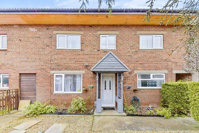 3 Bedroom Terraced House For Sale In Oakleigh Road, Grantham, NG31