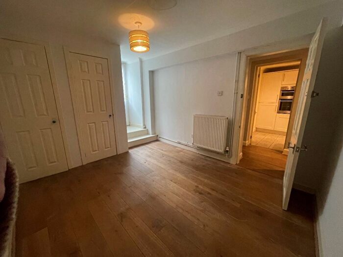 2 Bedroom Flat To Rent In Broughton Street, New Town, Edinburgh, EH1