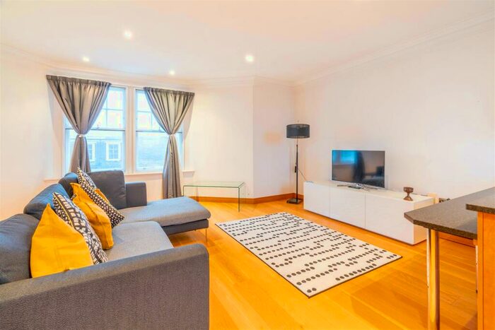 2 Bedroom Apartment To Rent In Grainger Street, City Centre, NE1