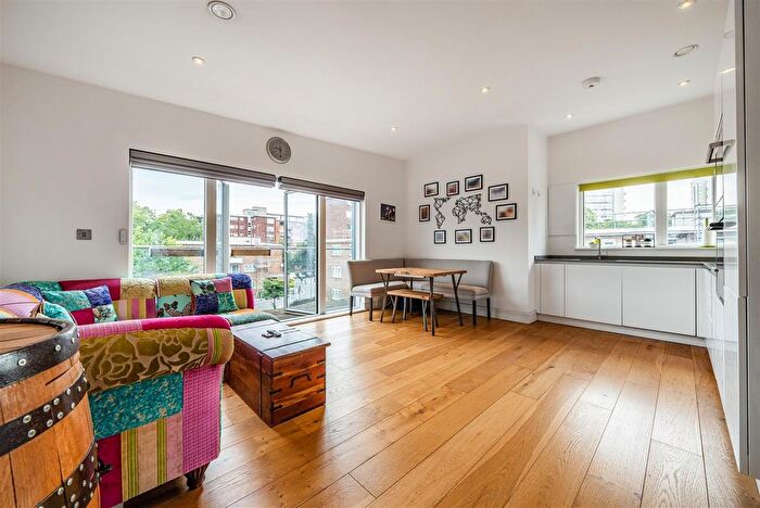 2 Bedroom Flat For Sale In Clarence Walk, Clapham, SW4