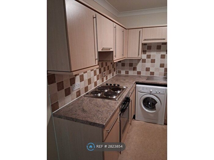 1 Bedroom Flat To Rent In The Larches, St Leonards-On-Sea, TN37