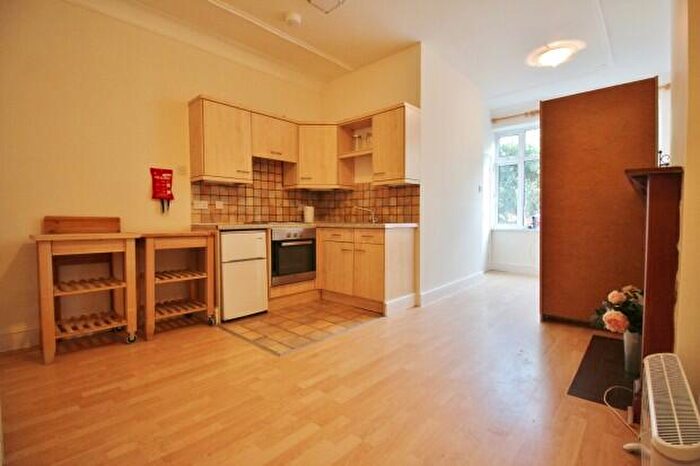 1 Bedroom Flat To Rent In West Heath Drive, Golders Green, NW11