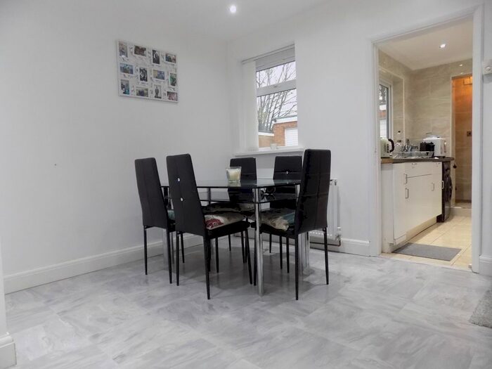 2 Bedroom Semi-Detached House To Rent In Dordans Road, Luton, Bedfordshire, LU4