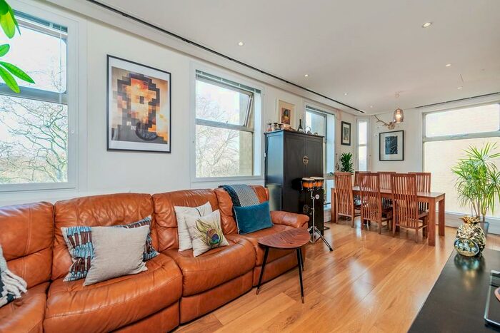 2 Bedroom Flat To Rent In Highbury Crescent, N5