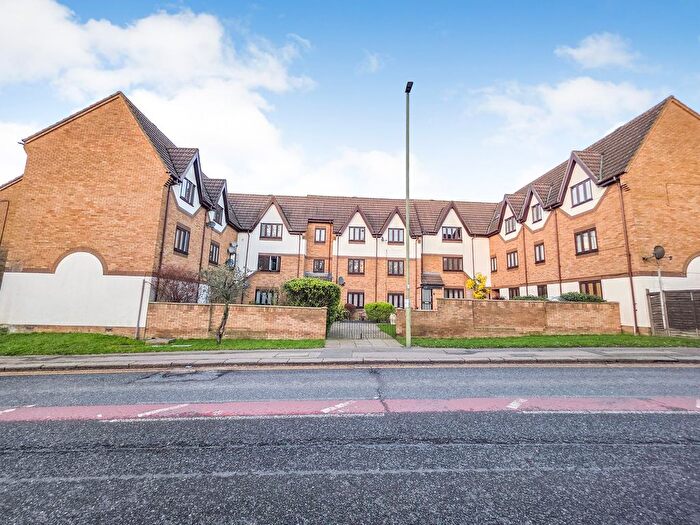 Studio For Sale In Colindeep Lane, London, NW9