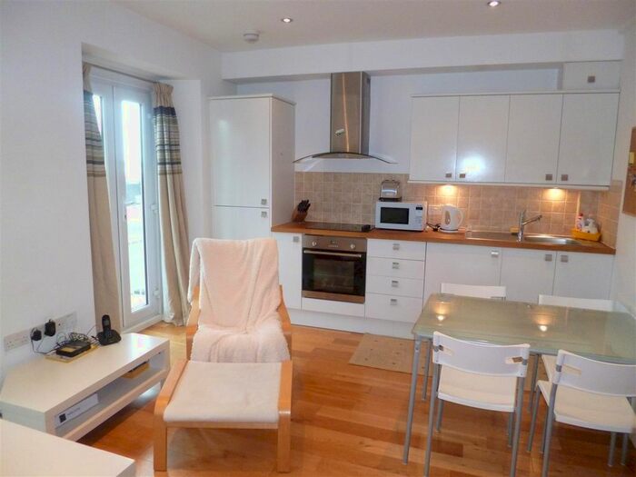 1 Bedroom Flat To Rent In Oystermouth Road, Swansea, SA1