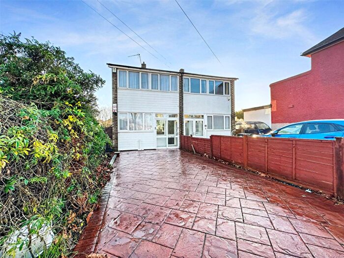 3 Bedroom Semi Detached House For Sale In Knockhall Road, Greenhithe, Kent, DA9