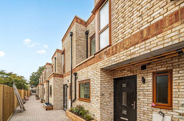 2 Bedroom Property For Sale In Penhurst Mews, Peckham, SE15