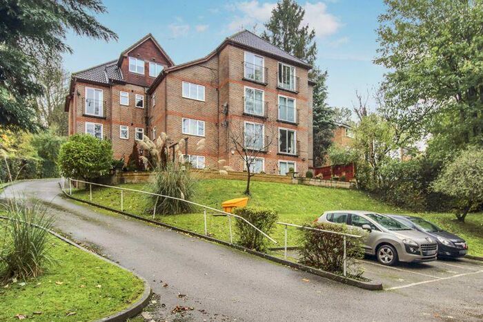 2 Bedroom Flat To Rent In Valley Road, Kenley &#;Pcm, CR8