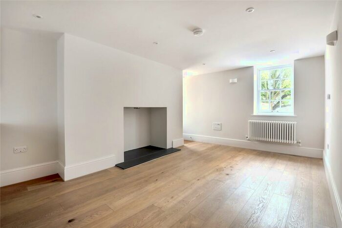 2 Bedroom Apartment To Rent In St Leonards, Exeter, Devon, EX2