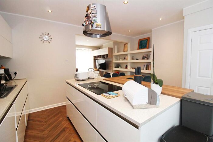 2 Bedroom House For Sale In Pylbrook Road, Sutton, SM1