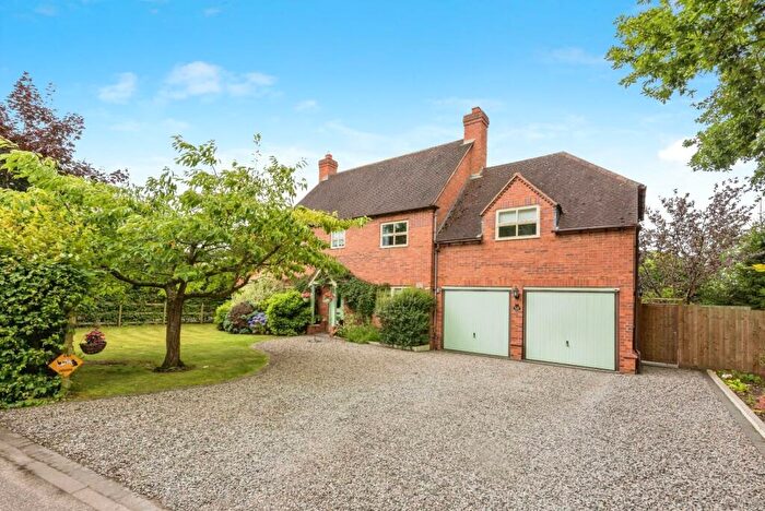 5 Bedroom Detached House For Sale In Freasley, Tamworth, B78