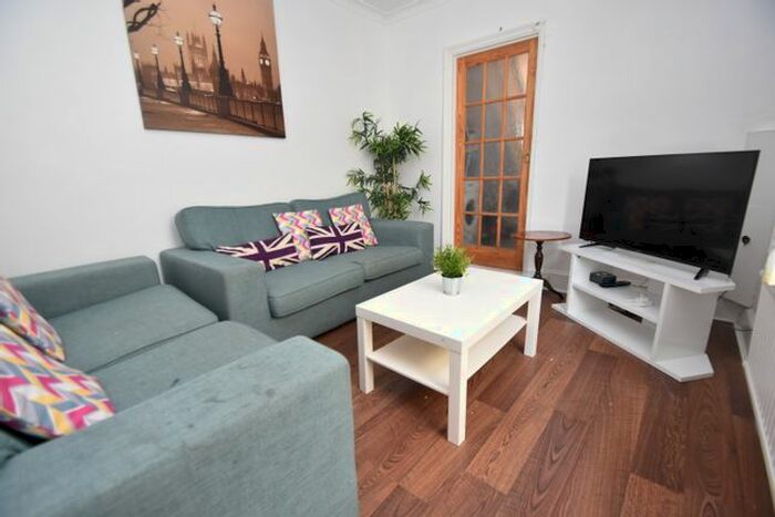 4 Bedroom Property To Rent In Manor Street, Heath, Cardiff, CF14