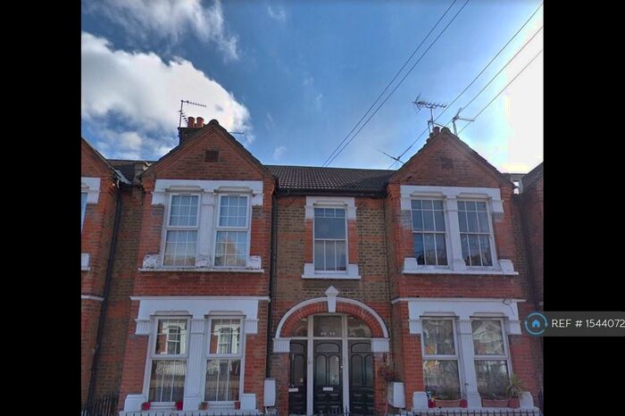 2 Bedroom Flat To Rent In Grove Road, London, N15