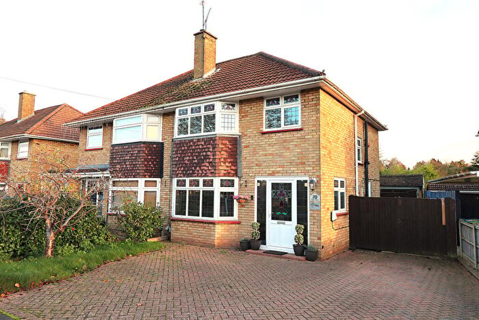 3 Bedroom Semi Detached House For Sale In Blunden Road, Farnborough, GU14