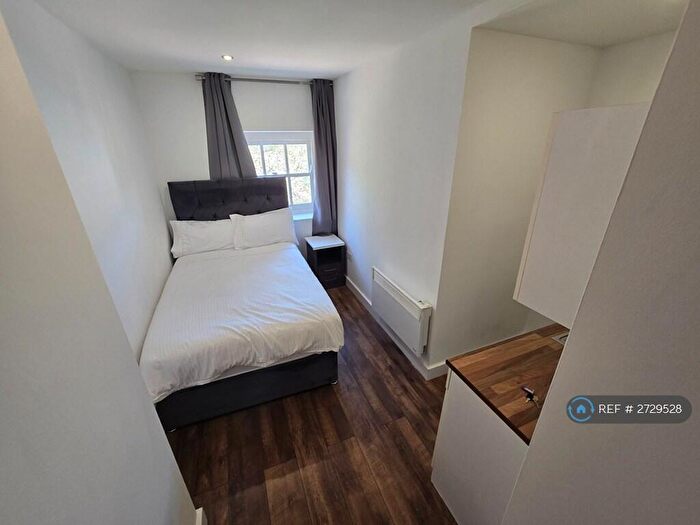 Studio To Rent In Ironmarket, Newcastle-Under-Lyme, ST5