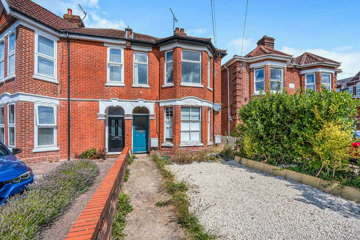 2 Bedroom Flat To Rent In Bellemoor Road, Southampton, Hampshire, SO15