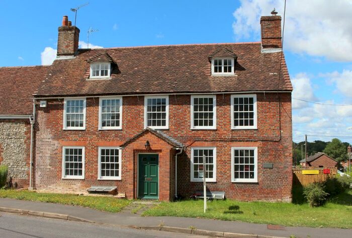 2 Bedroom Ground Flat To Rent In Winchester House, New Farm Road, Alresford, SO24