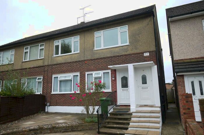2 Bedroom Flat To Rent In Ruskin Close, West Cheshunt, EN7