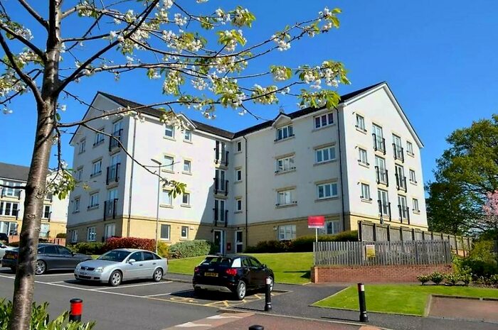 3 Bedroom Flat To Rent In Kelvindale Court, Glasgow, G12