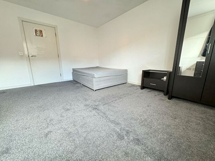 2 Bedroom Flat To Rent In Hulme High Street, Manchester, M15