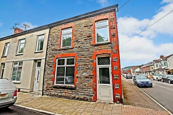 4 Bedroom House To Rent In Lawn Terrace, Treforest, Pontypridd, CF37