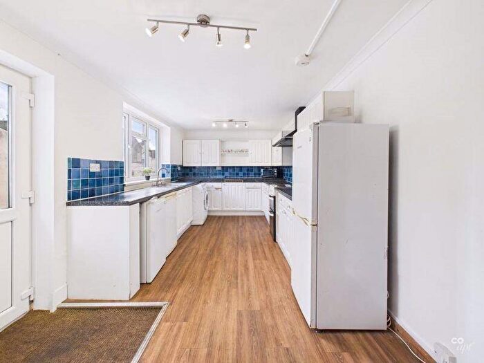 1 Bedroom End Of Terrace House To Rent In Bernard Road, Brighton, BN2