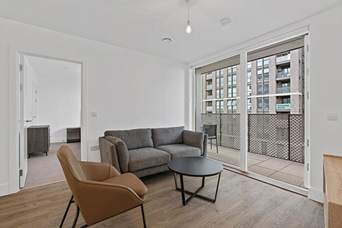 2 Bedroom Apartment To Rent In Fortunes Dock, Canning Town London, E16