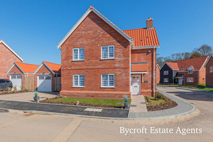 4 Bedroom Detached House For Sale In Lakeside, Blundeston, Suffolk, NR32