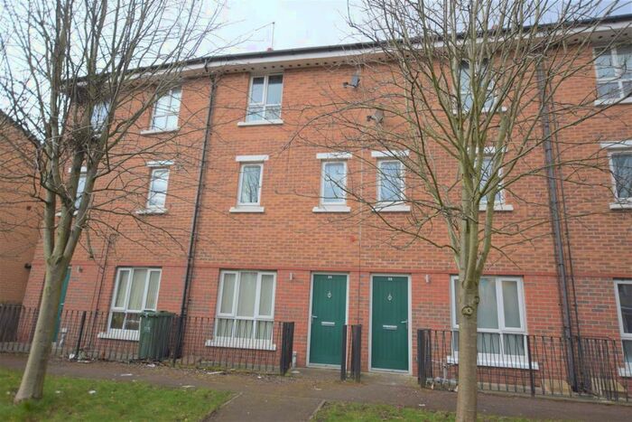 4 Bedroom Town House To Rent In Stanza Court, Liverpool, L5