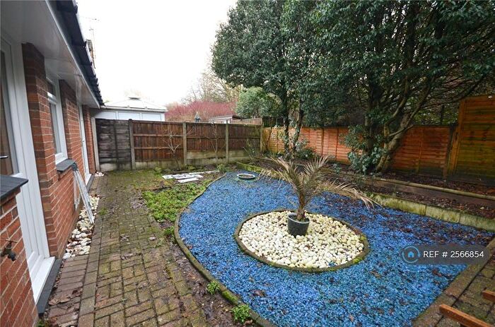 2 Bedroom Bungalow To Rent In Hollow Vale Drive, Stockport, SK5