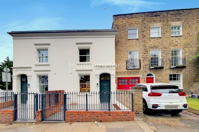 1 Bedroom Mews To Rent In North Hill, Highgate, N6