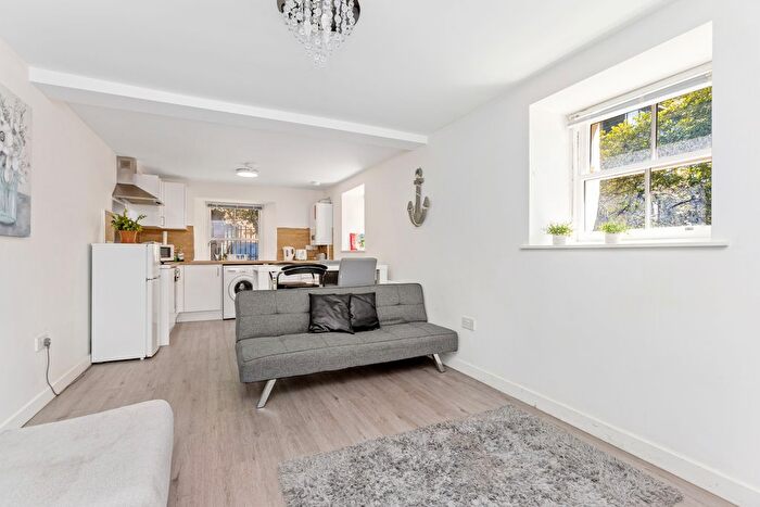 1 Bedroom Flat For Sale In Coinyie House Close, Old Town, Edinburgh, EH1