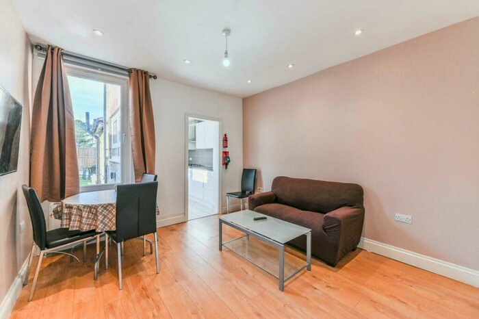 4 Bedroom Semi-Detached House To Rent In Portland Road, Kingston, Kingston Upon Thames, KT1