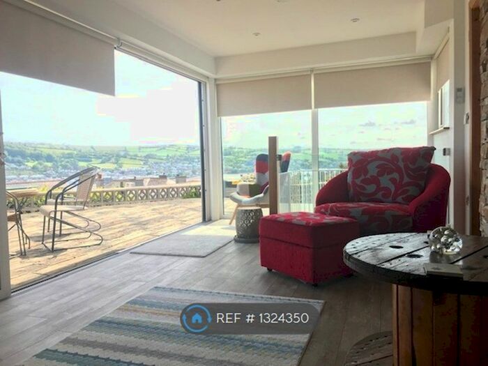 2 Bedroom Flat To Rent In Coombe Vale Road, Teignmouth, TQ14