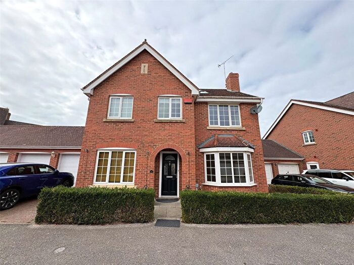 4 Bedroom Detached House To Rent In Tiverton Crescent, Kingsmead, Milton Keynes, MK4