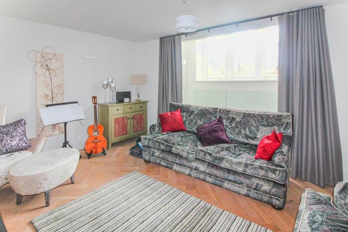 2 Bedroom Flat To Rent In Delamer Lodge, Cavendish Road, Bowdon, Altrincham, WA14