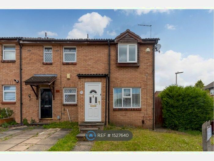 3 Bedroom End Of Terrace House To Rent In Swift Close, Letchworth Garden City, SG6
